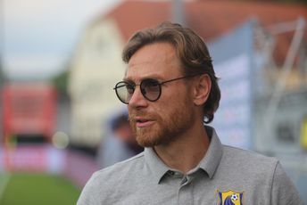 Валерий Карпин